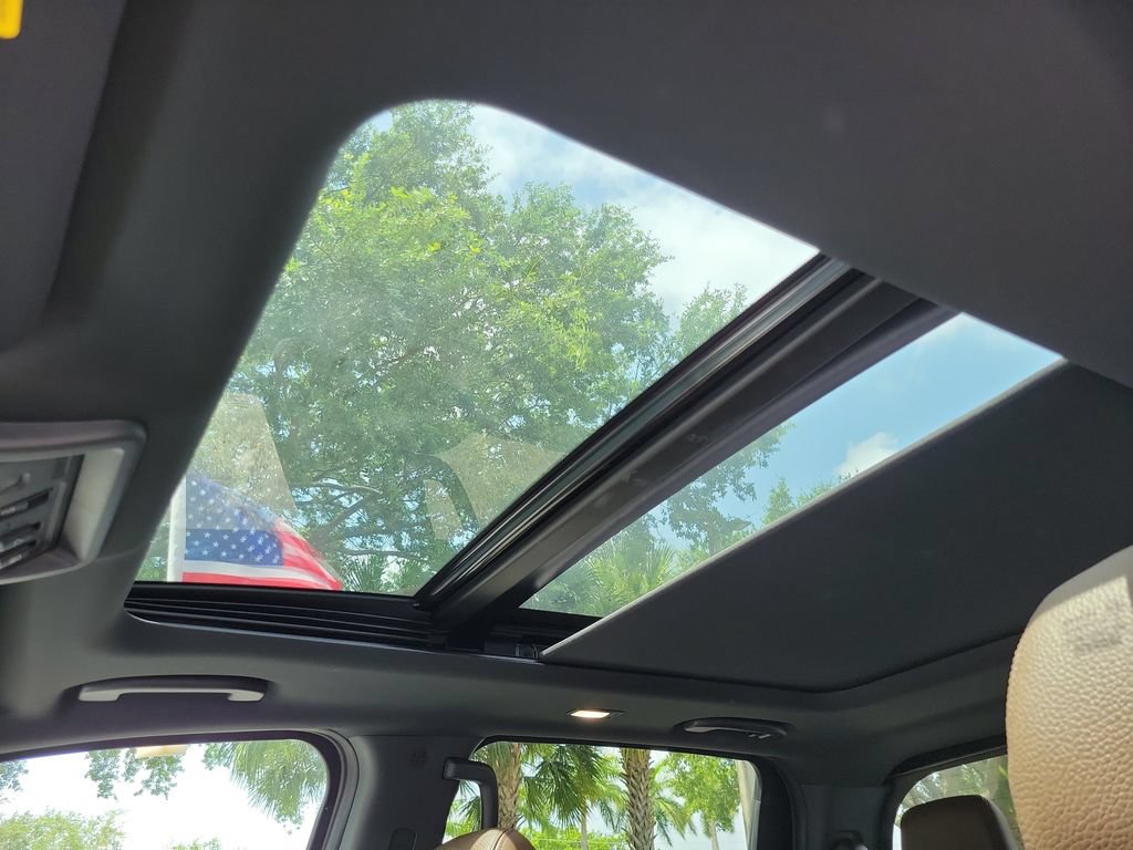 Used 2024 Nissan Titan Platinum Reserve w/ Moonroof Package AWD/4WD image 16