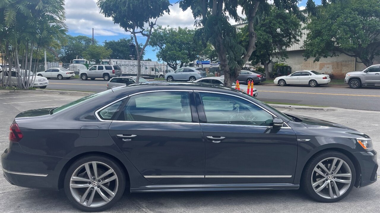 Used 2017 Volkswagen Passat 1.8T R-Line w/ R-Line Lighting Package FWD image 5