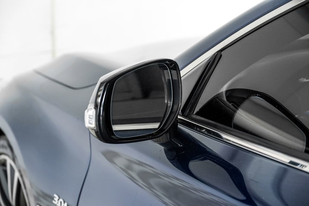 Used 2019 INFINITI Q60 3.0t Luxe w/ Essential Package image 41
