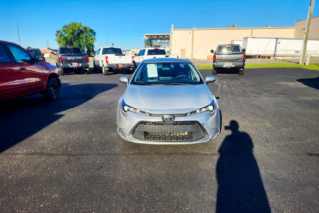 Used 2021 Toyota Corolla LE FWD image 2