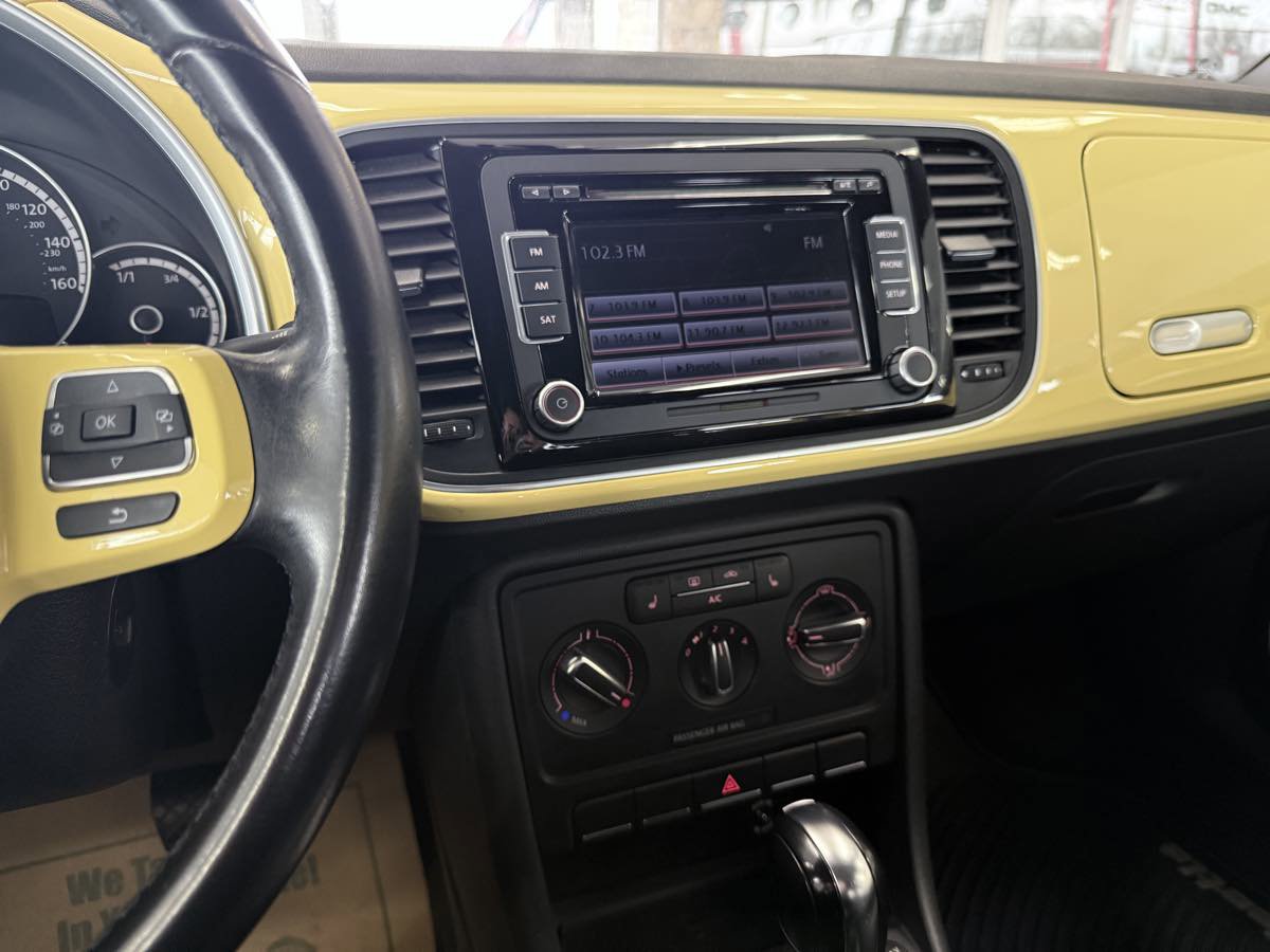 Used 2013 Volkswagen Beetle 2.5 image 44