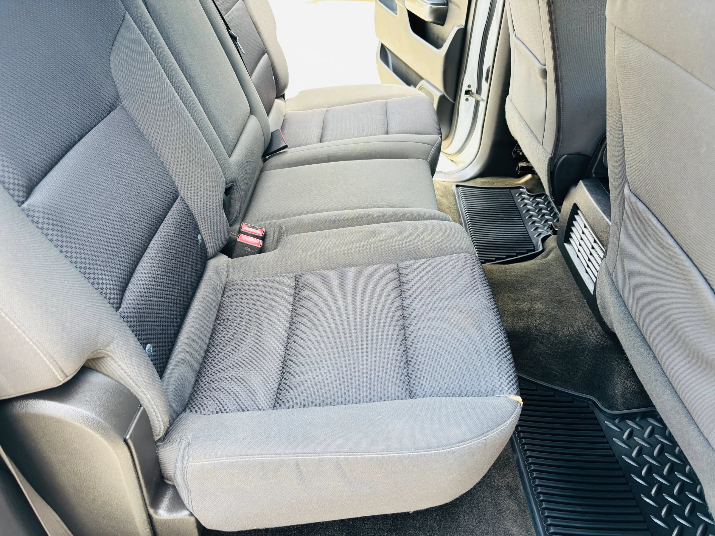 Used 2018 Chevrolet Silverado 1500 LT w/ LT Eassist Package RWD image 28