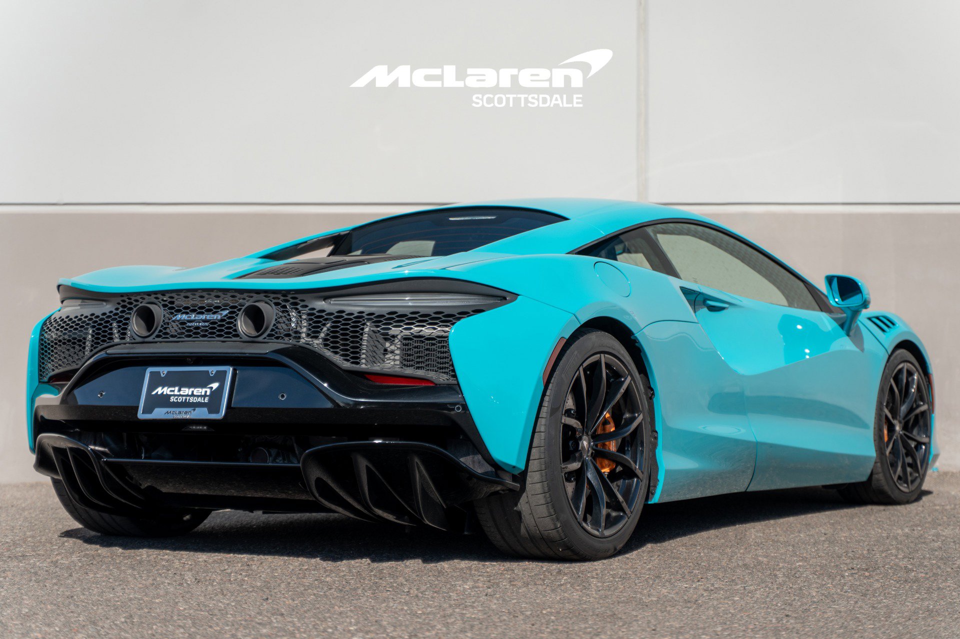 Used 2024 McLaren Artura image 7