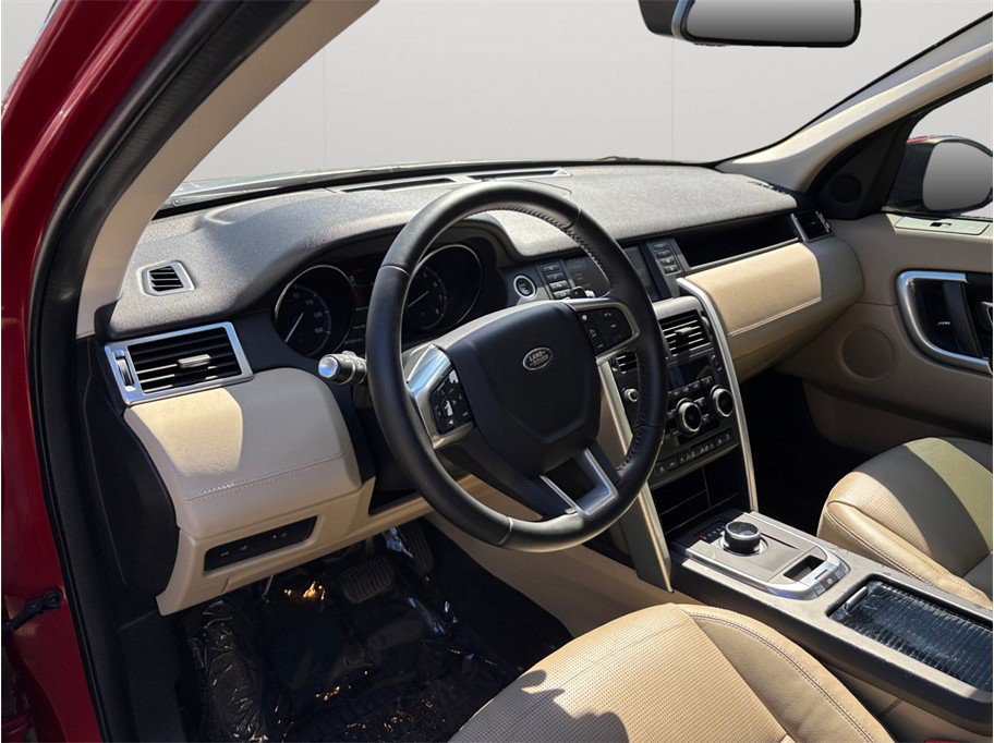 Used 2019 Land Rover Discovery Sport HSE AWD/4WD image 6