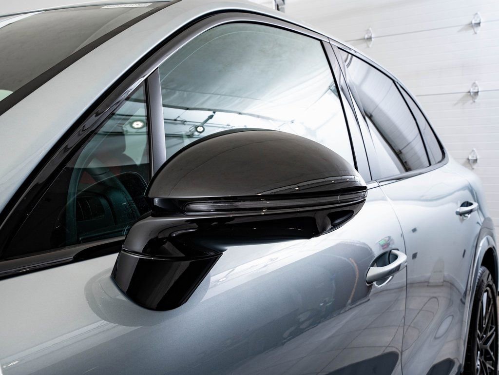 New 2026 Porsche Cayenne image 17