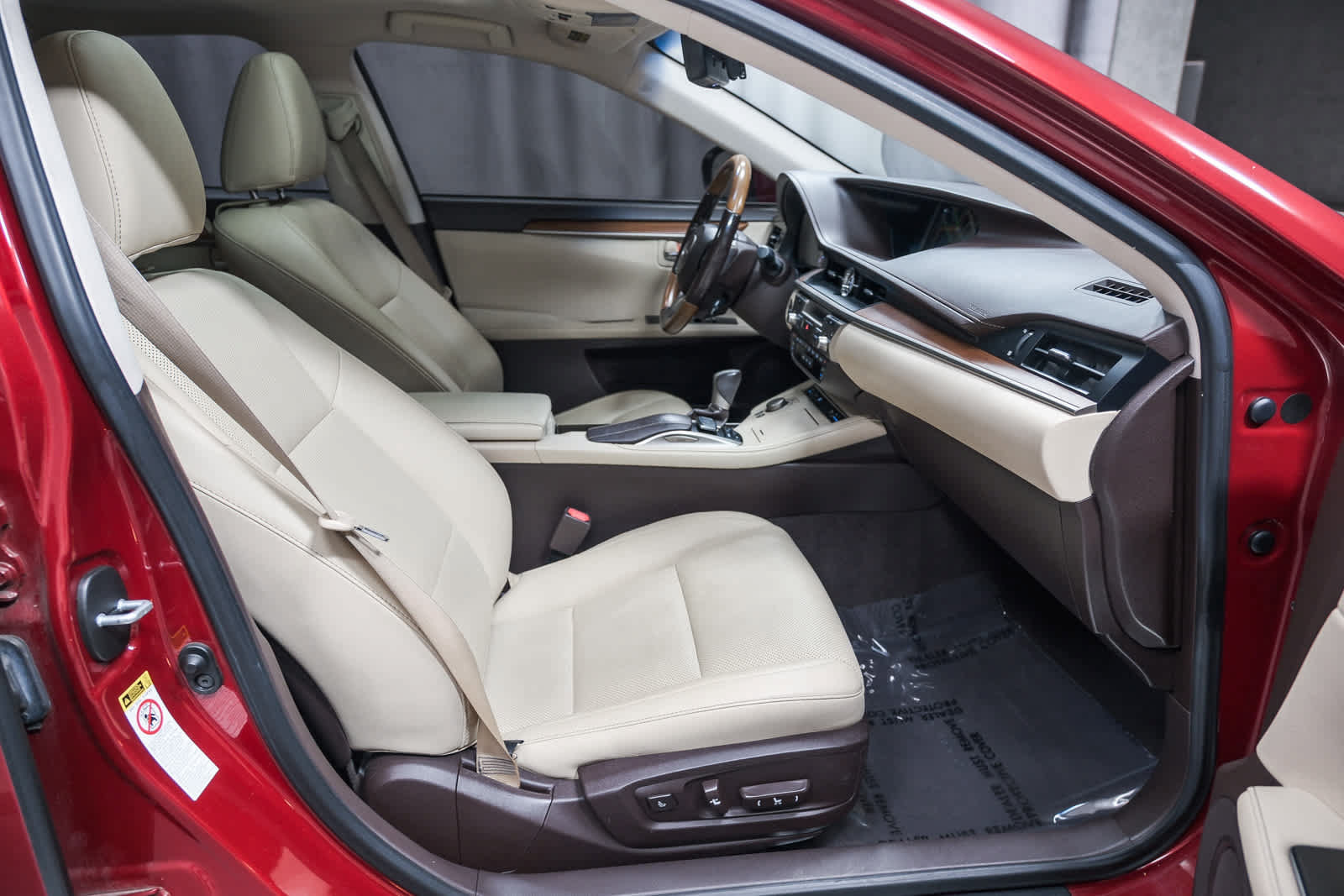 Used 2018 Lexus ES 300h w/ Navigation Package FWD image 22