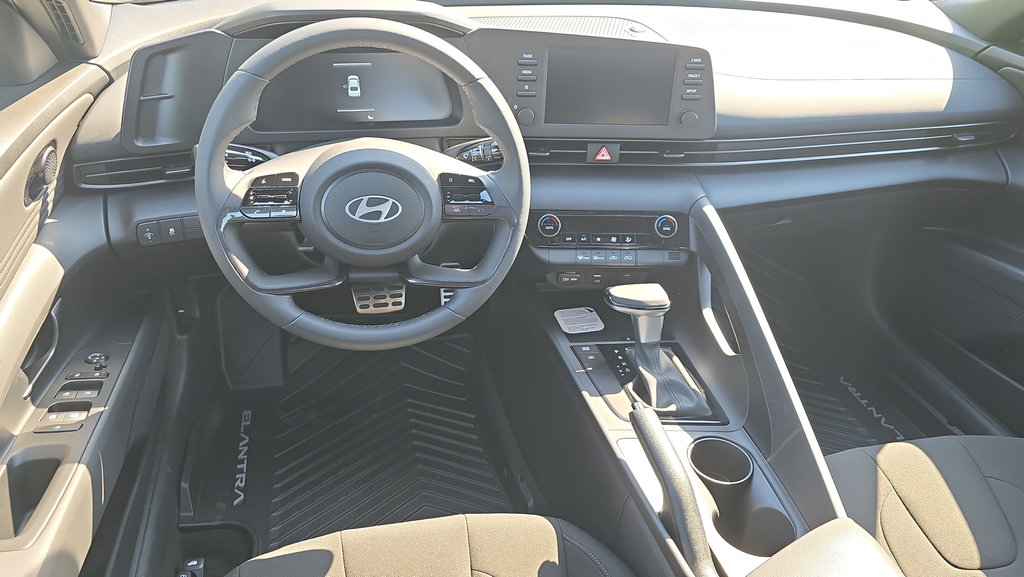 New 2026 Hyundai Elantra Sport FWD image 19