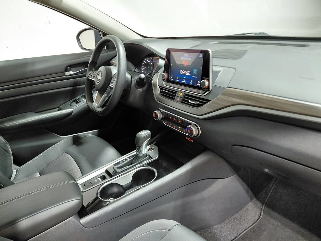 Used 2024 Nissan Altima 2.5 SV AWD/4WD image 24