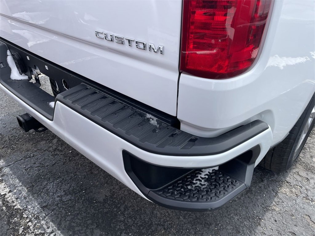 Used 2022 Chevrolet Silverado 1500 Custom image 8