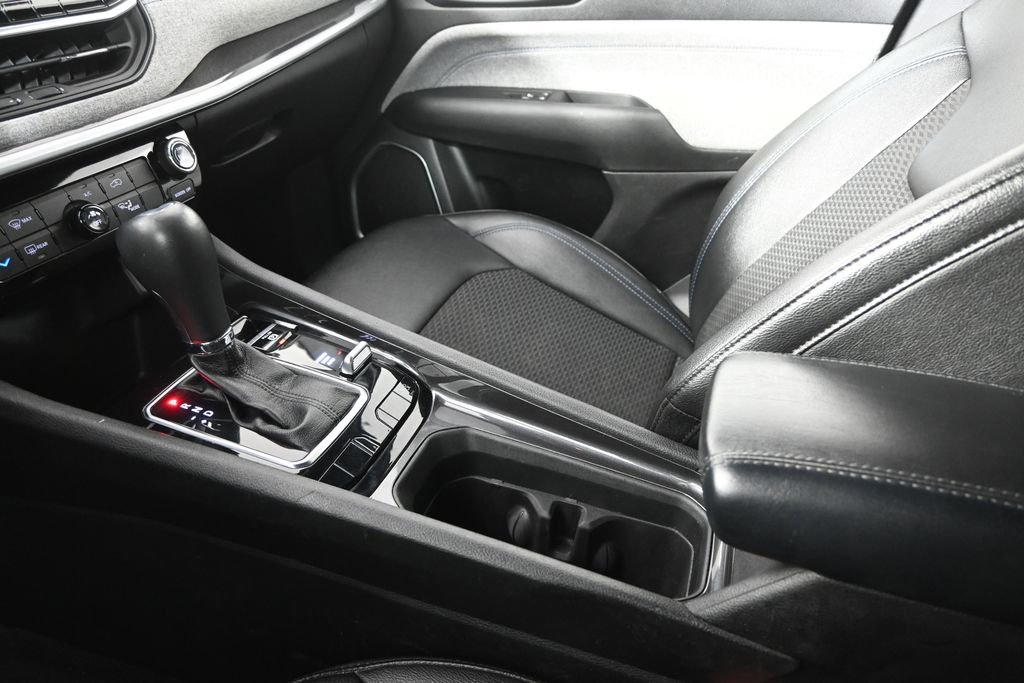 Used 2024 Jeep Compass Latitude image 32