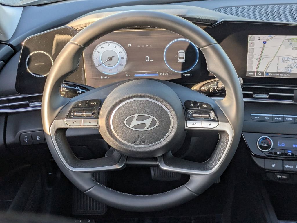 Used 2025 Hyundai Elantra Limited image 26