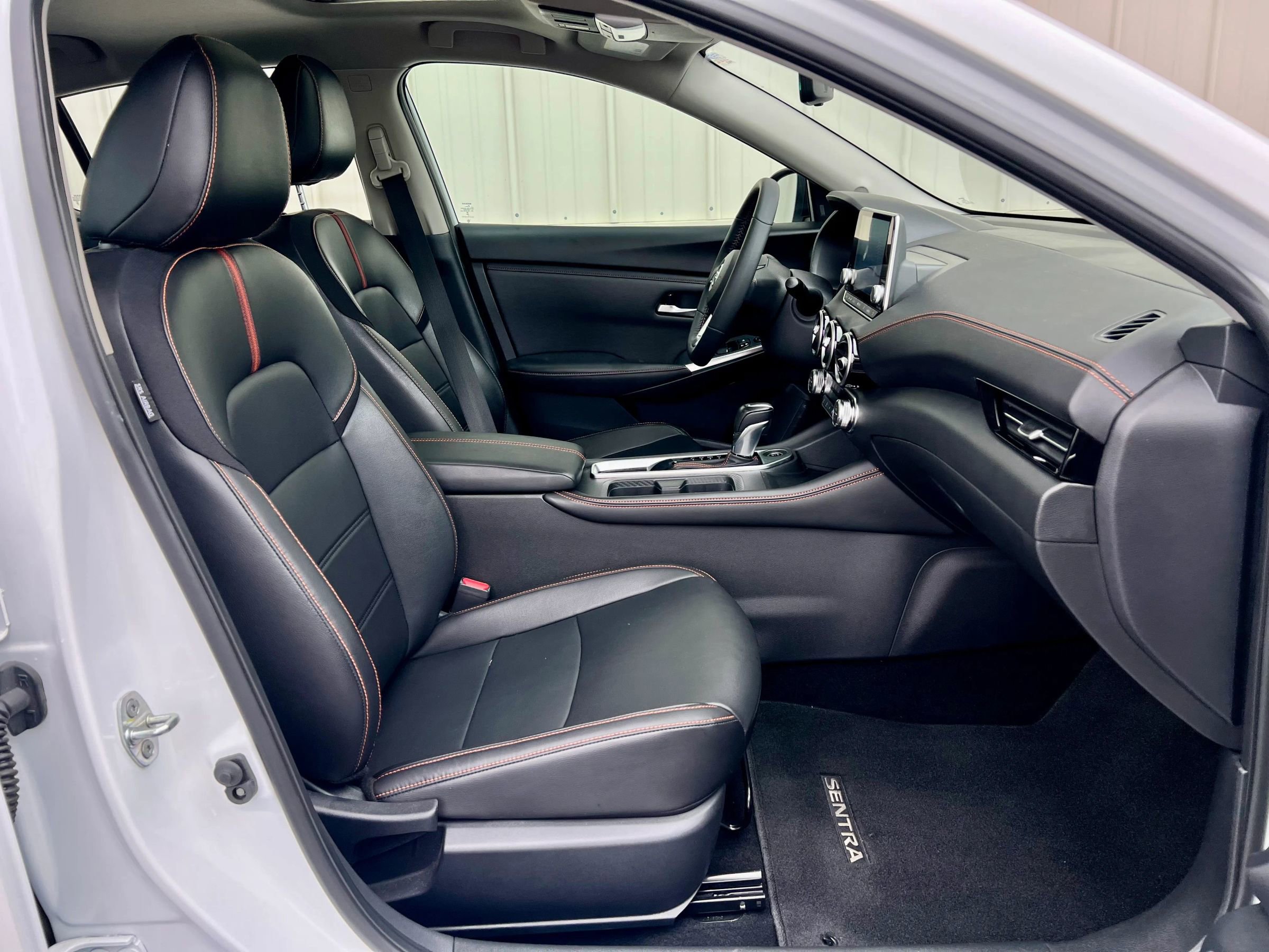 Used 2023 Nissan Sentra SR w/ SR Premium Package image 34