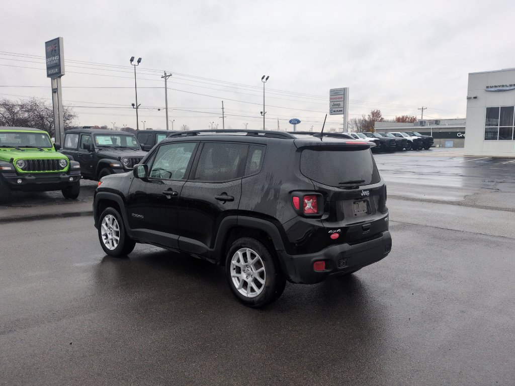 Used 2020 Jeep Renegade Latitude w/ Cold Weather Group image 8