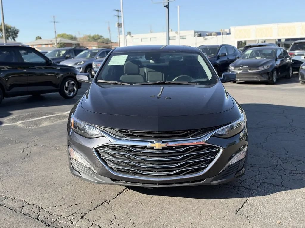 Used 2023 Chevrolet Malibu LT FWD image 2