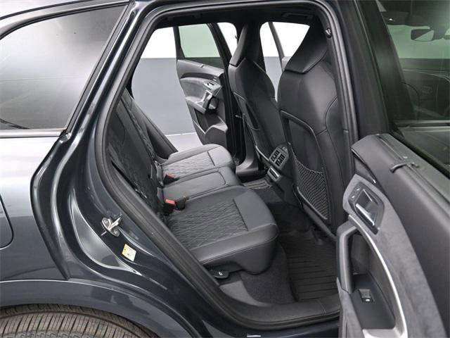 New 2025 Audi SQ5 Prestige image 13