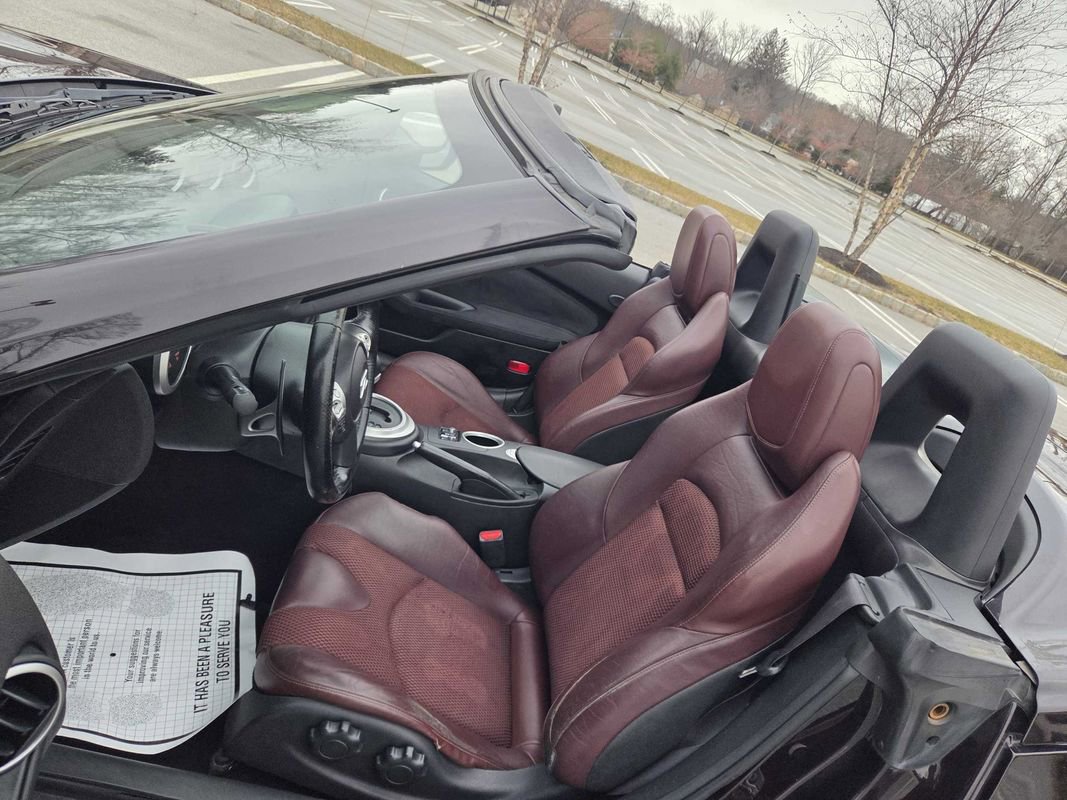 Used 2013 Nissan 370Z Touring w/ Sport Pkg RWD image 18