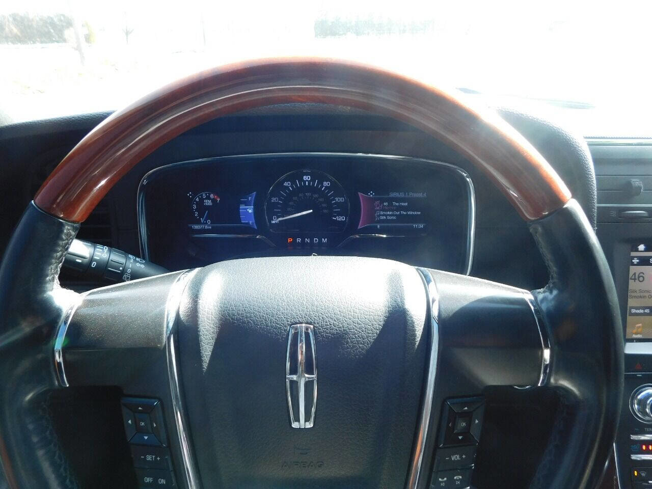 Used 2017 Lincoln Navigator L Select AWD/4WD image 27