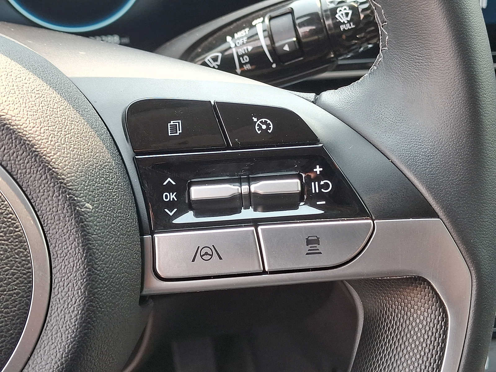 Used 2023 Hyundai Elantra SEL w/ Convenience Package FWD image 23