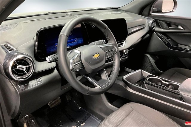 Used 2025 Chevrolet Equinox LT image 16