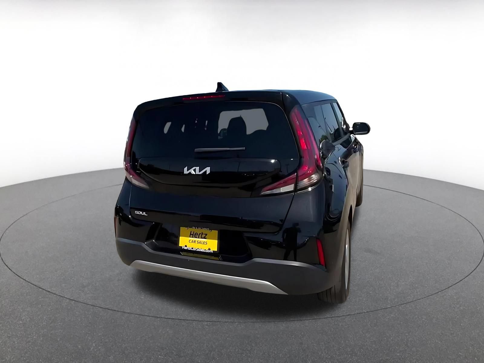 Used 2025 Kia Soul LX w/ LX Technology Package FWD image 11