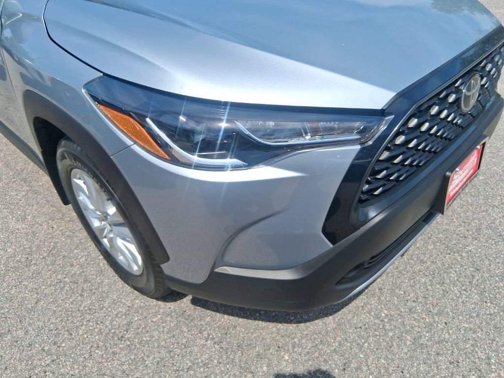Used 2024 Toyota Corolla Cross LE AWD/4WD image 9