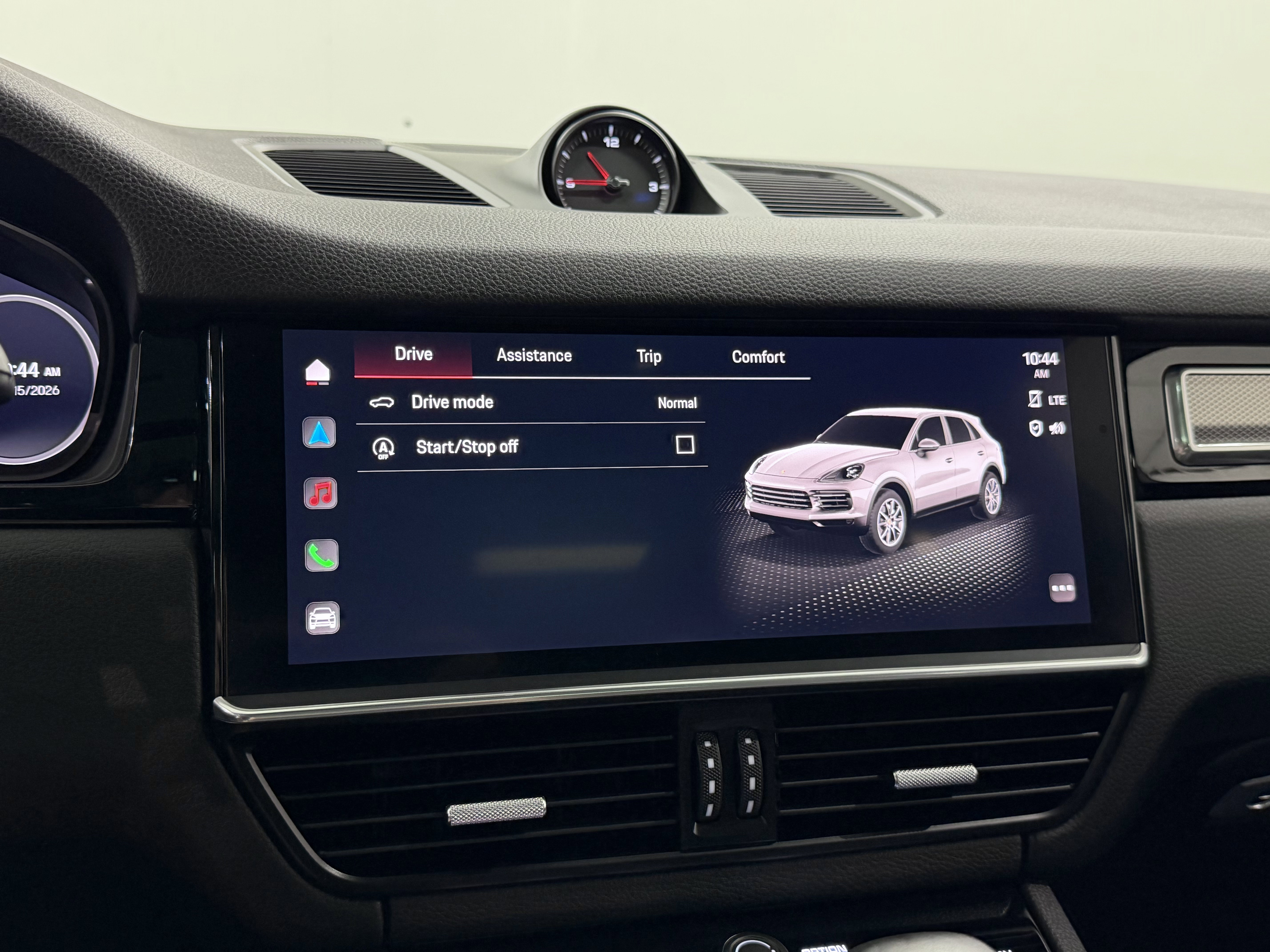 Certified 2023 Porsche Cayenne Platinum Edition image 46