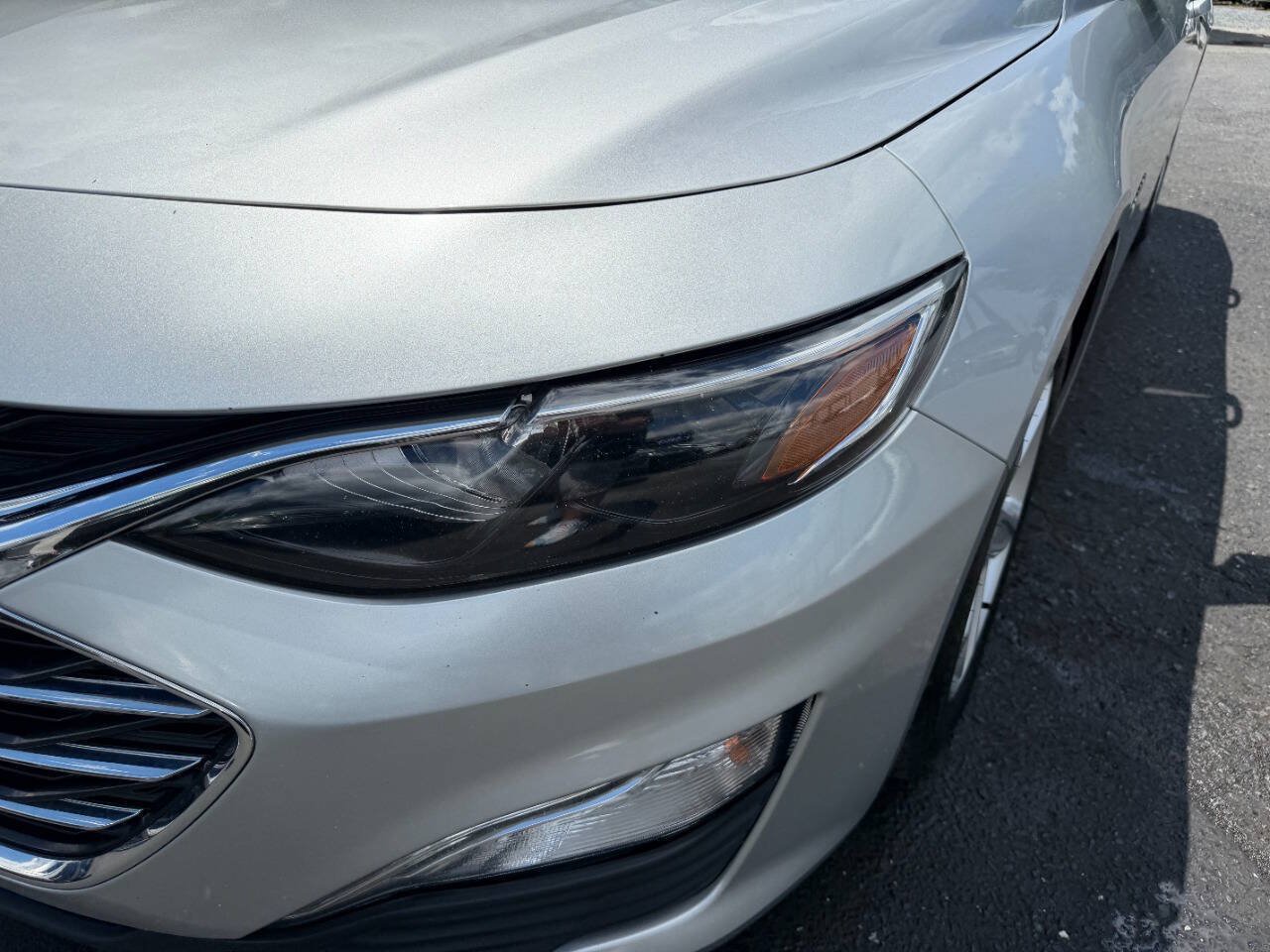 Used 2019 Chevrolet Malibu LS FWD image 2