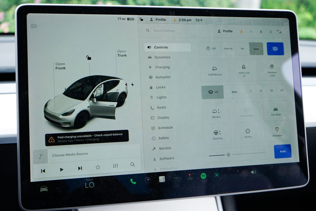 Used 2020 Tesla Model Y Long Range image 24