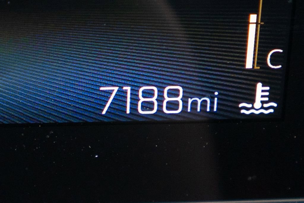 Used 2025 Chevrolet Trax RS w/ Driver Confidence Package image 23