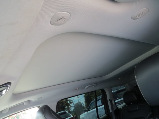 Used 2021 Jeep Grand Cherokee L Limited RWD image 3