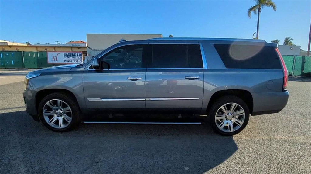 Used 2020 Cadillac Escalade ESV Premium Luxury image 5