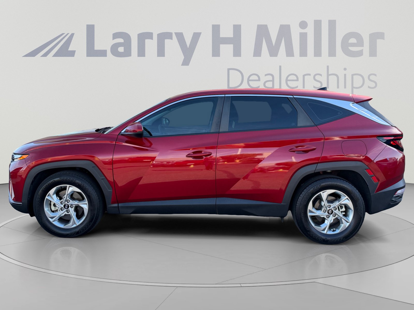Used 2024 Hyundai Tucson SE FWD image 2