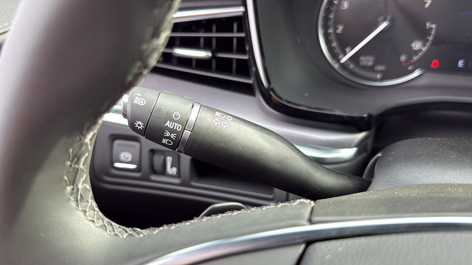 New 2026 Cadillac XT5 Luxury w/ LPO, Floor Liner Package image 15