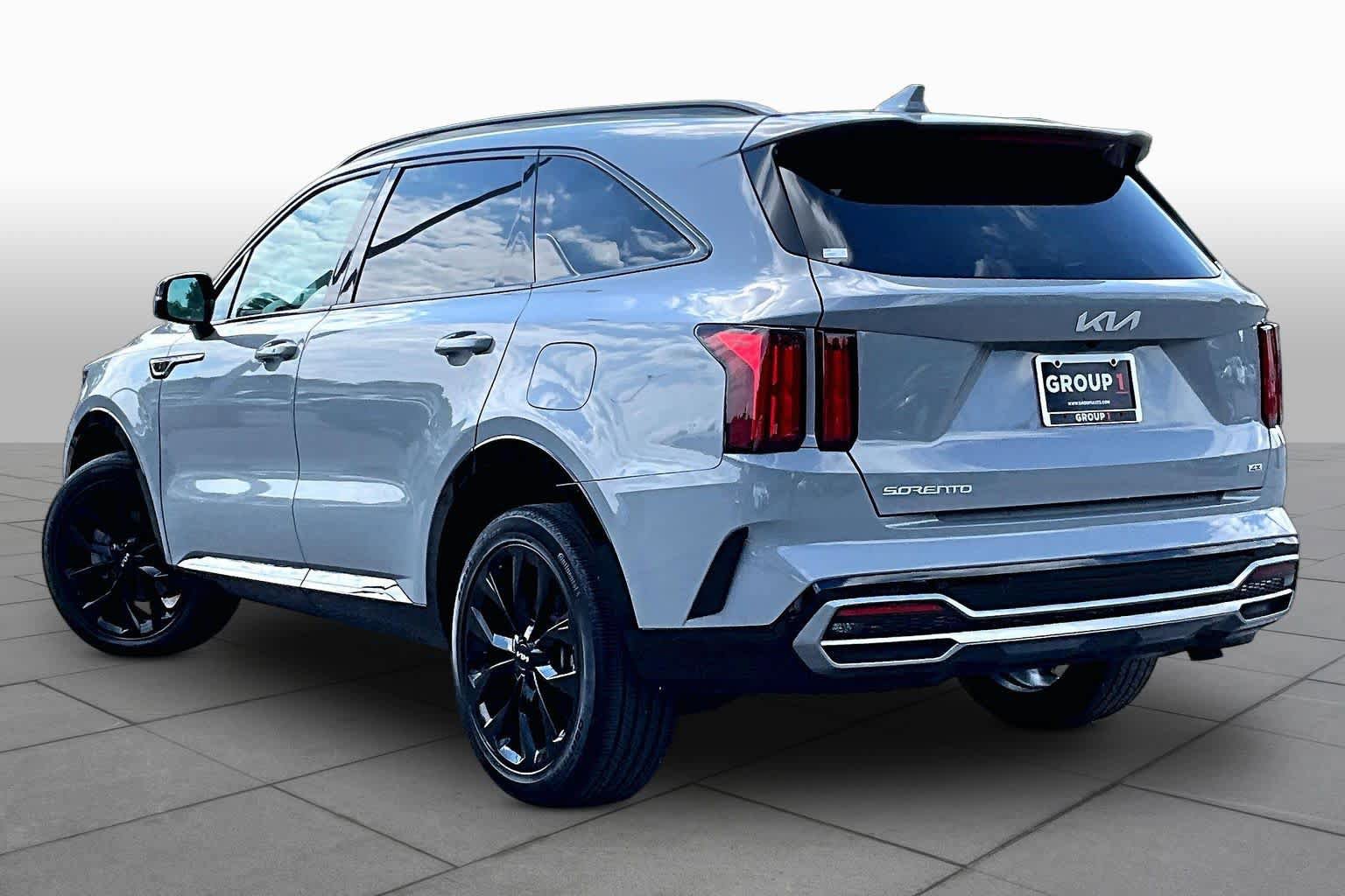 Used 2023 Kia Sorento SX AWD/4WD image 12