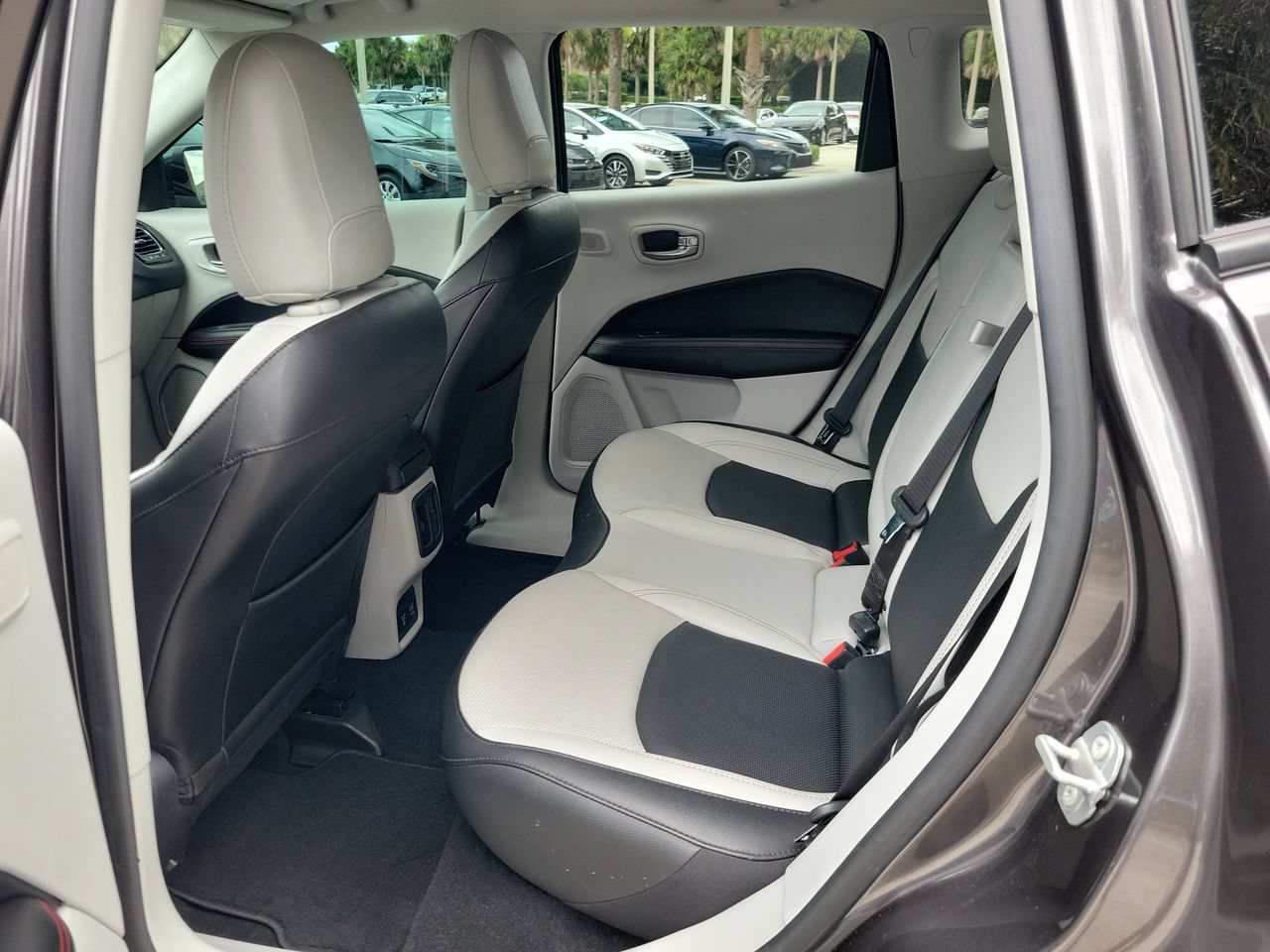 Used 2021 Jeep Compass Limited w/ Sun and Sound Group FWD image 10