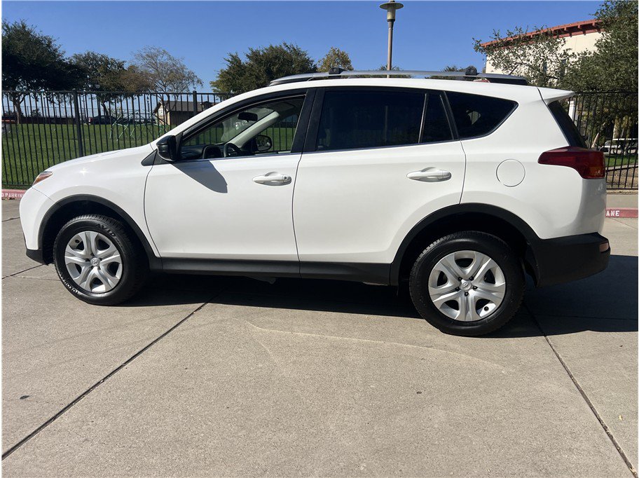 Used 2013 Toyota RAV4 LE FWD image 8