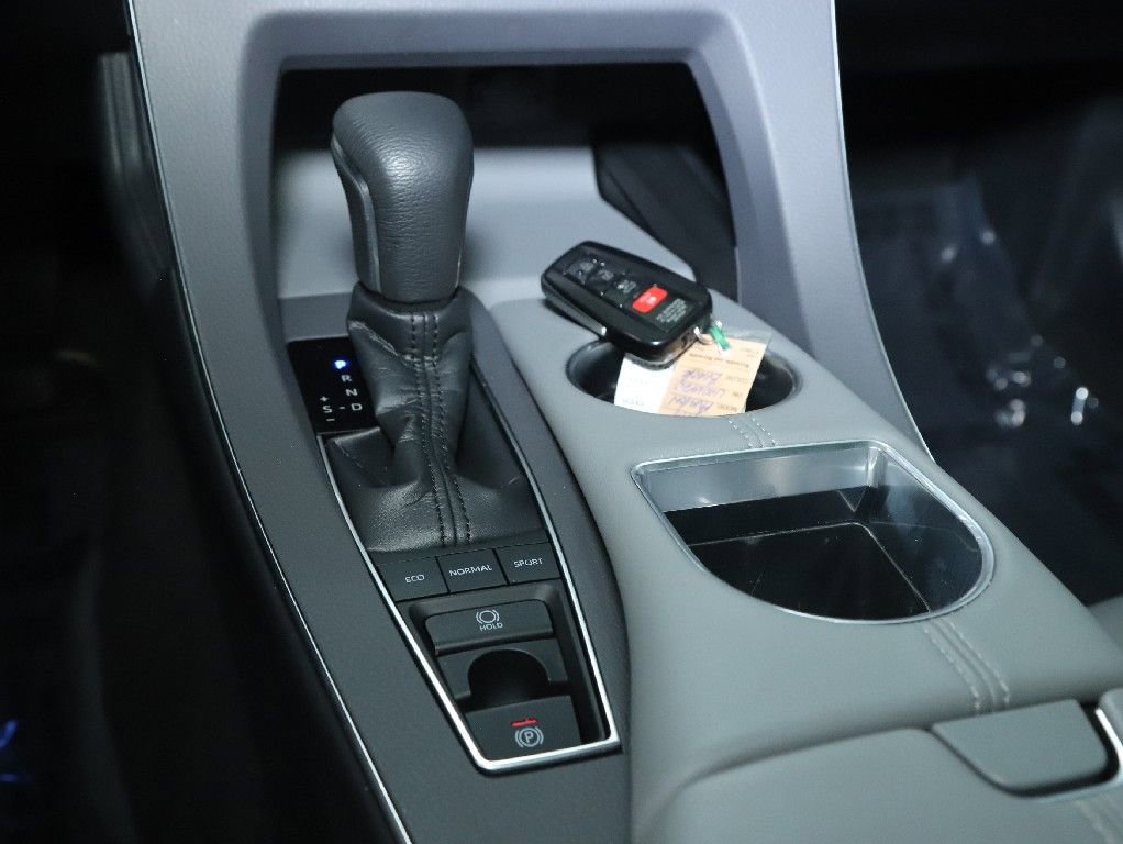 Used 2019 Toyota Avalon XLE w/ Moonroof Package image 28