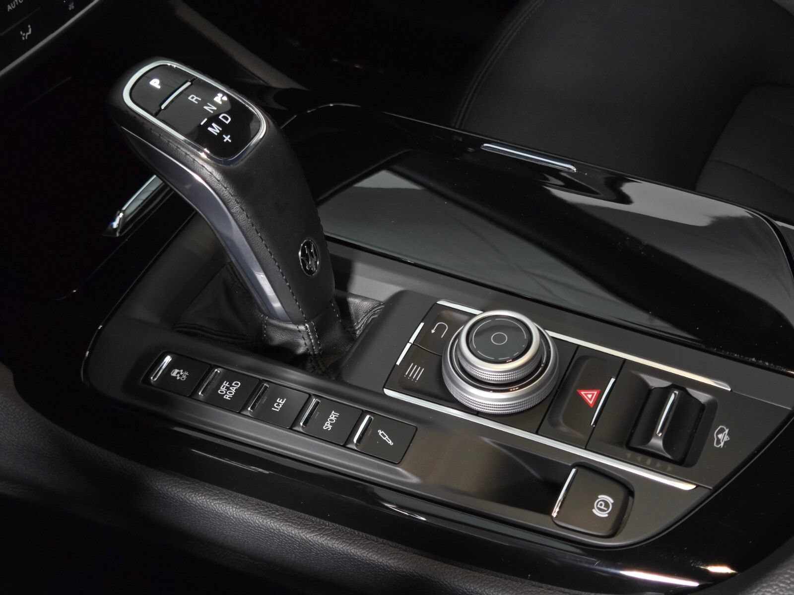 Used 2019 Maserati Levante AWD/4WD image 29