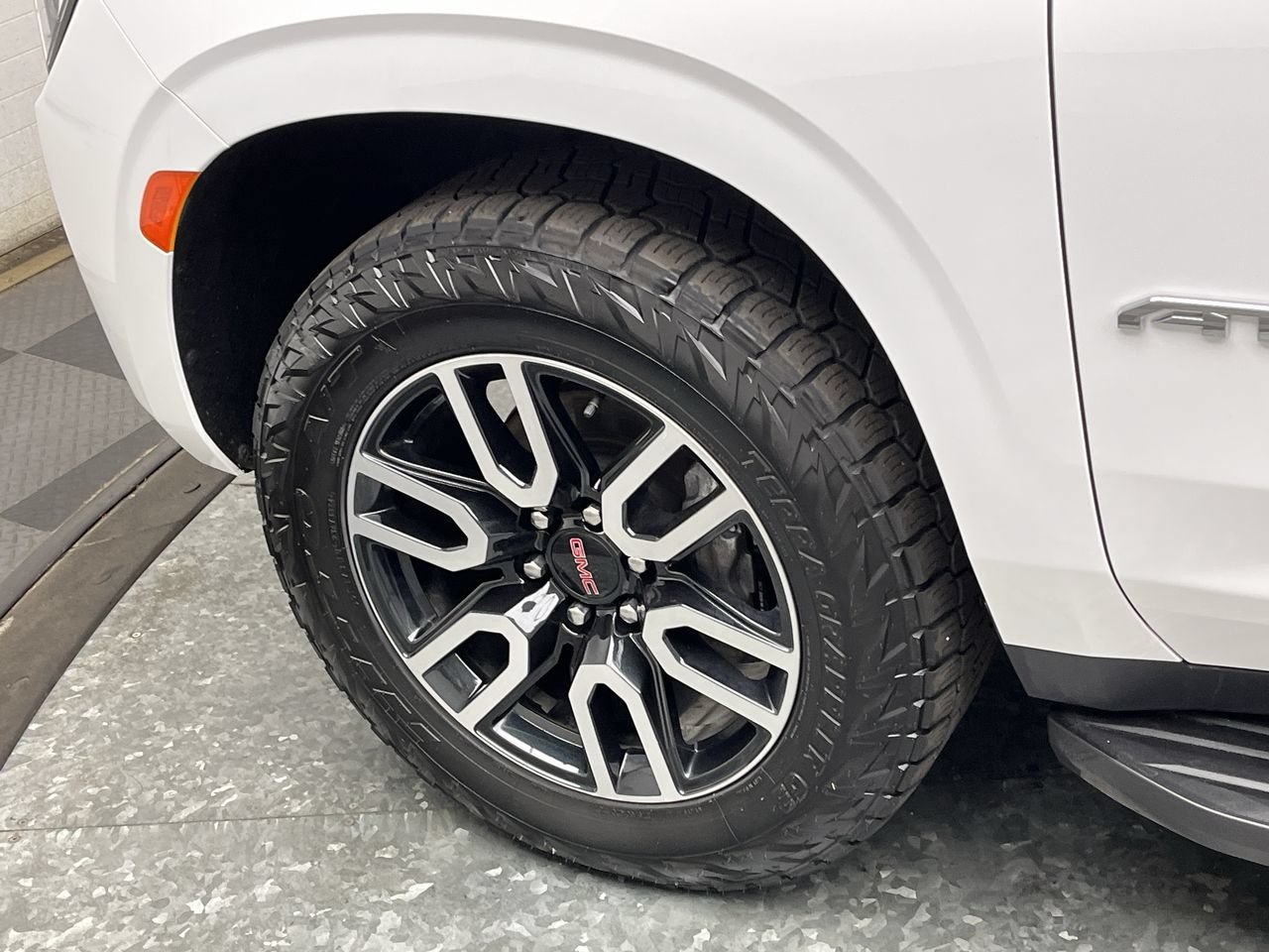 Certified 2021 GMC Yukon XL AT4 w/ Technology Package AWD/4WD image 37
