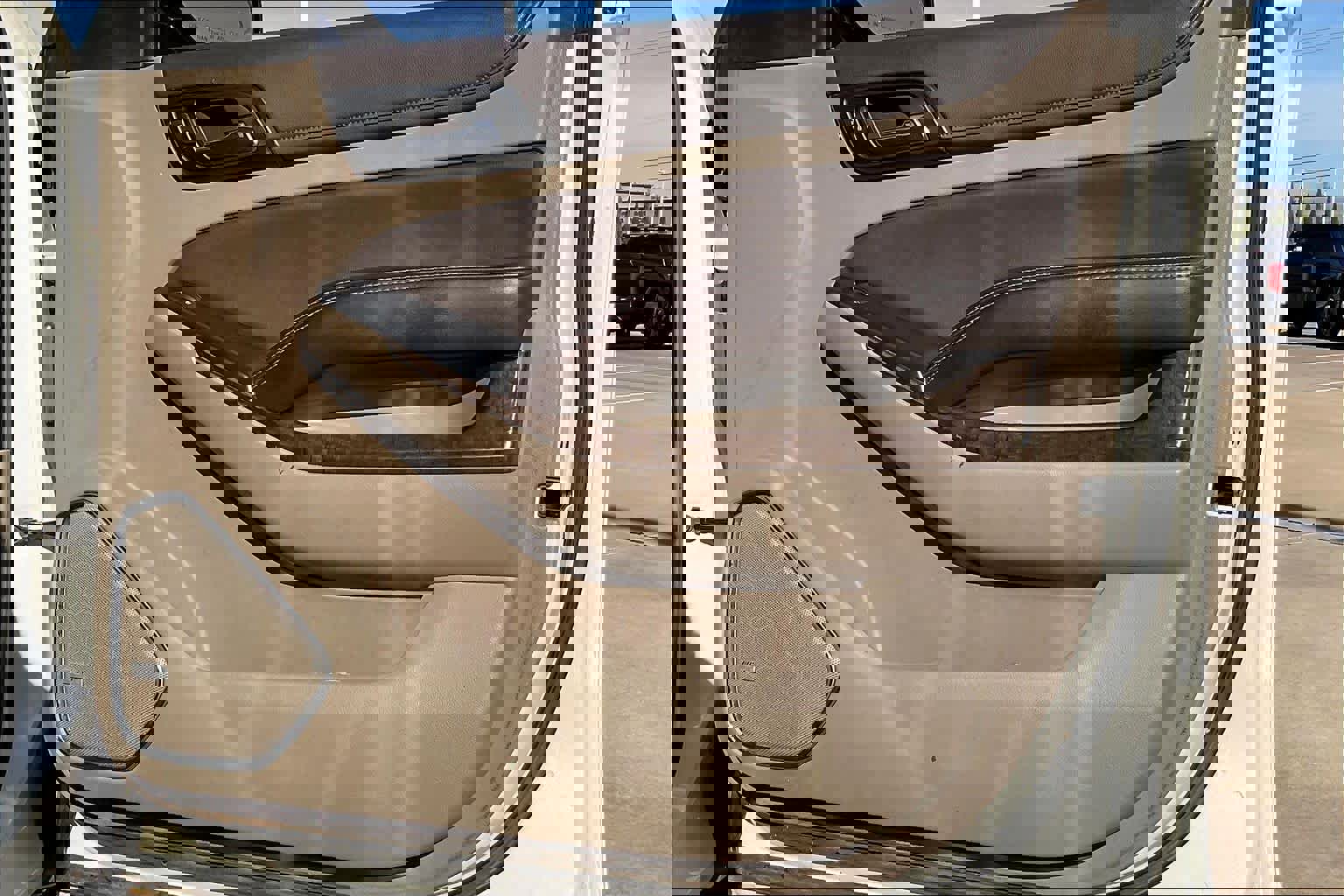 Used 2015 Chevrolet Suburban LT image 22