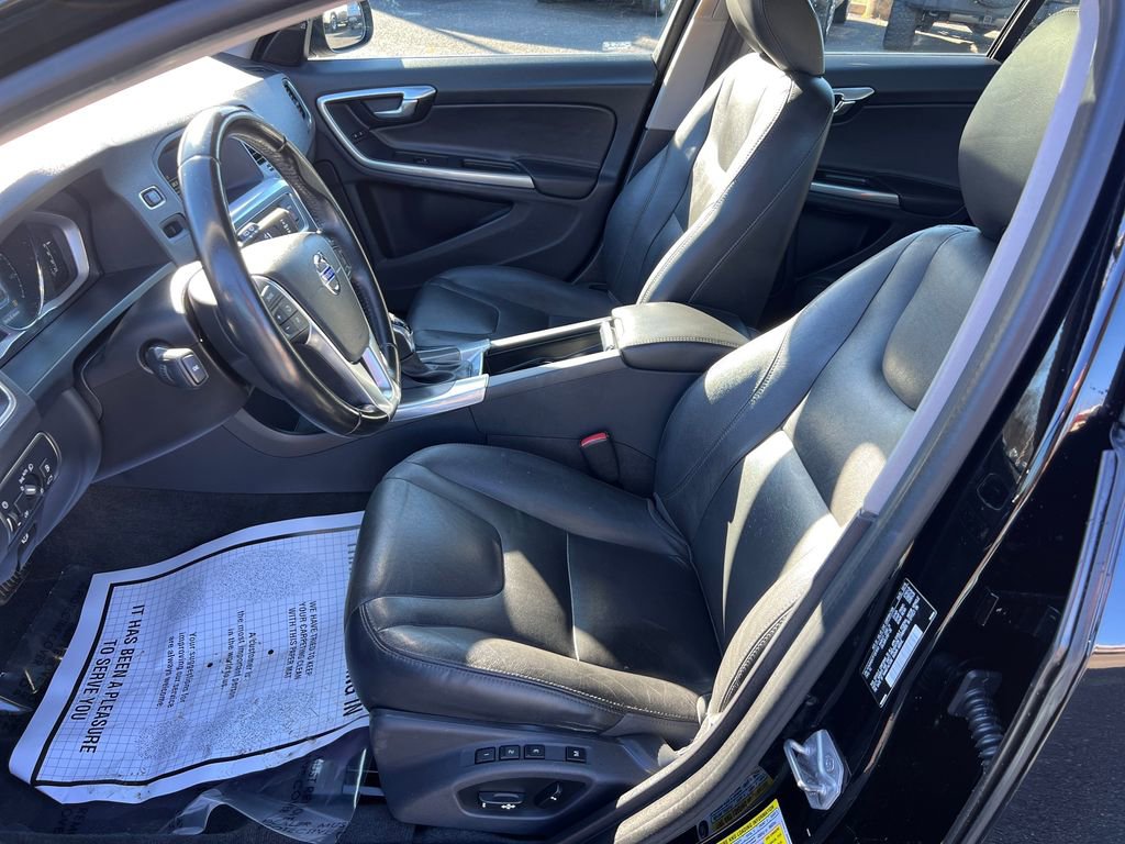 Used 2015 Volvo V60 T5 Premier w/ Convenience Package image 14