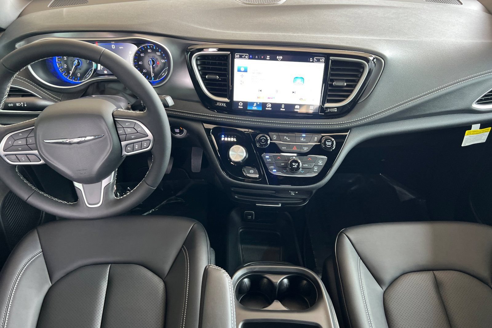 New 2026 Chrysler Pacifica Select AWD/4WD image 4
