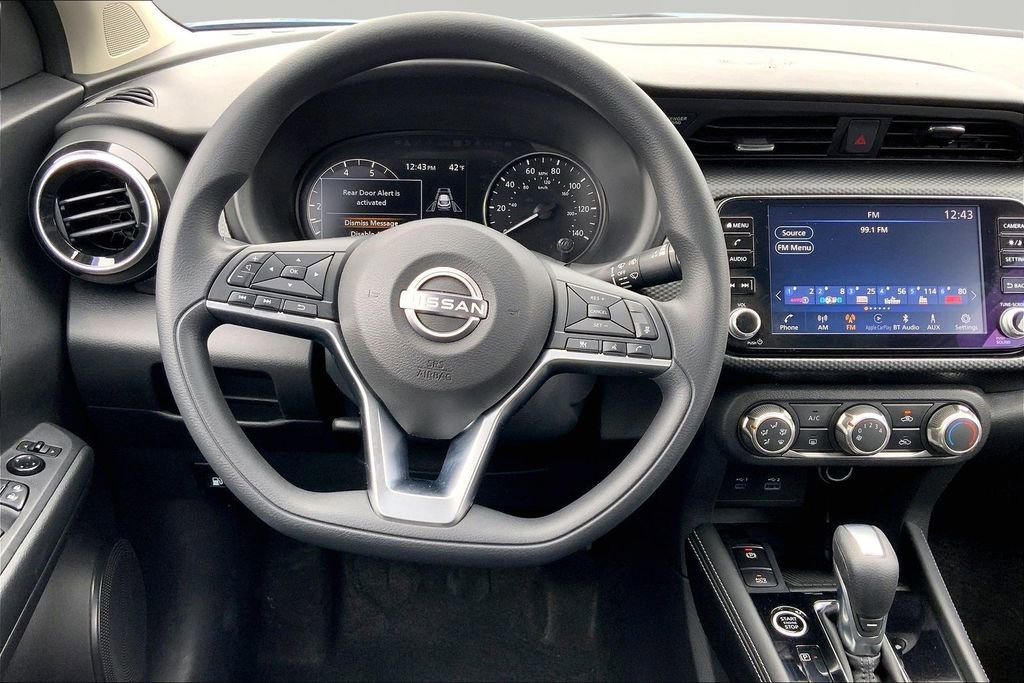Used 2023 Nissan Kicks SV image 8