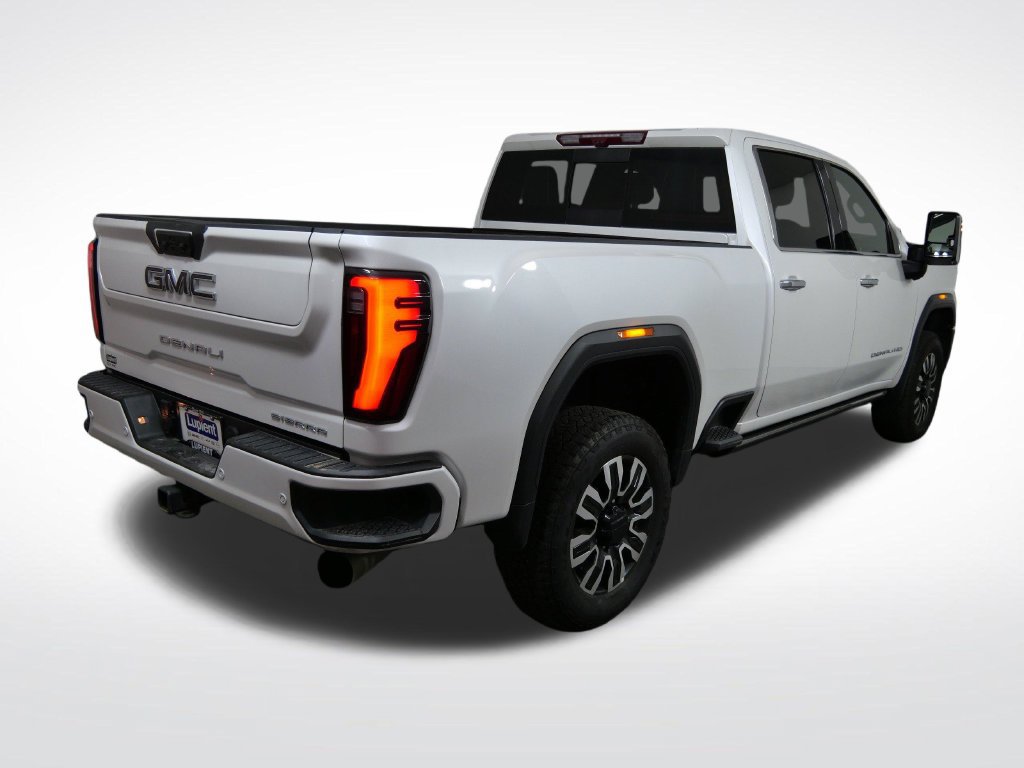 Used 2025 GMC Sierra 3500 Denali Ultimate AWD/4WD image 3