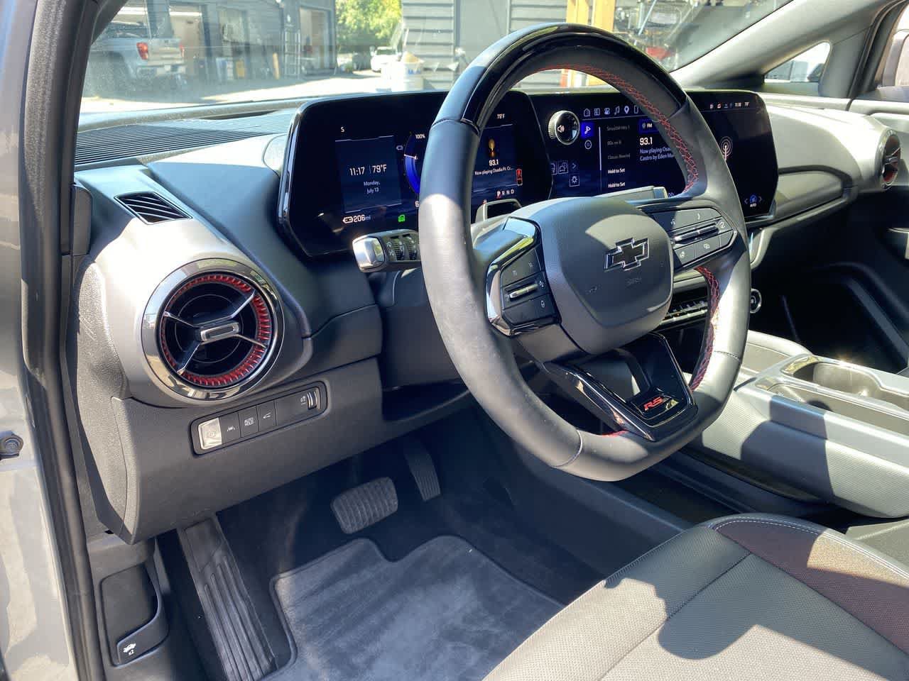 Used 2024 Chevrolet Equinox EV RS AWD/4WD image 2