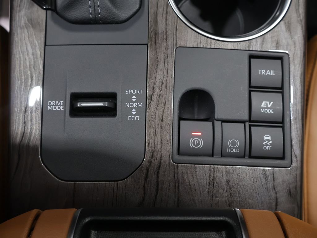 Used 2025 Toyota Highlander Platinum image 34
