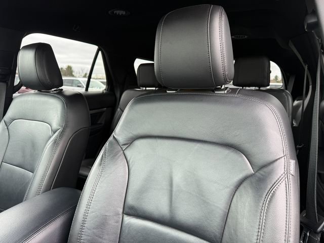 Used 2018 Ford Explorer XLT w/ Equipment Group 202A AWD/4WD image 16
