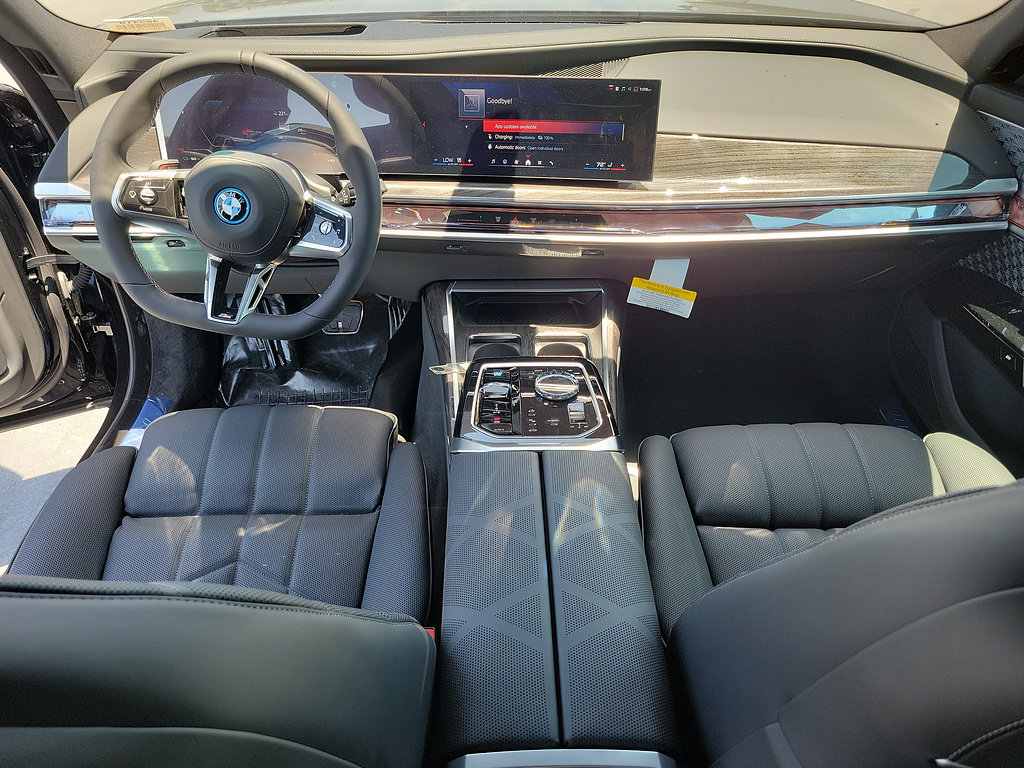 New 2026 BMW i7 M70 w/ Executive Package AWD/4WD image 15