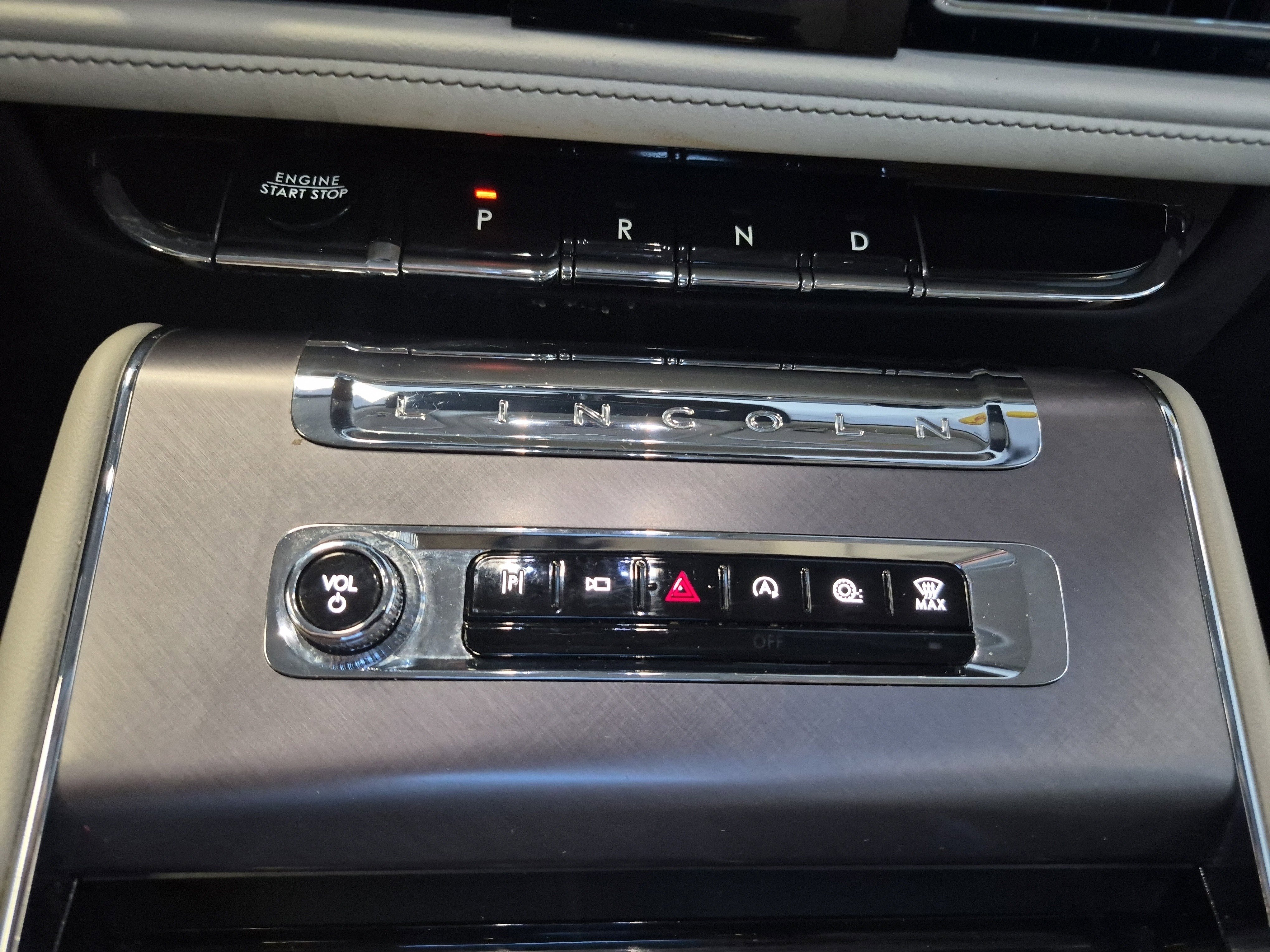 Used 2025 Lincoln Aviator AWD w/ Jet Appearance Package image 33