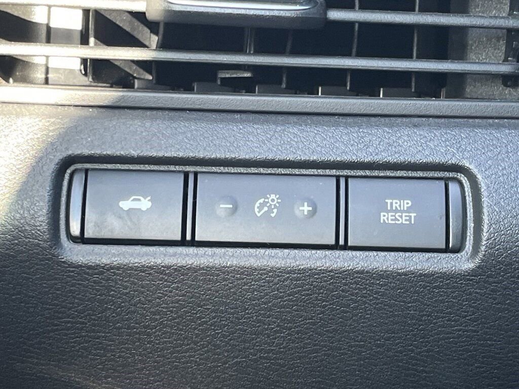 Certified 2025 Nissan Altima 2.5 SR w/ SR Premium Package image 12